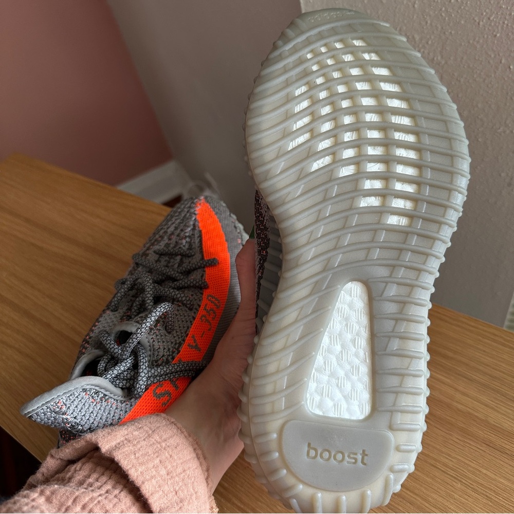 Yeezy Boost 350 V2 Beluga - Picture 9 of 9